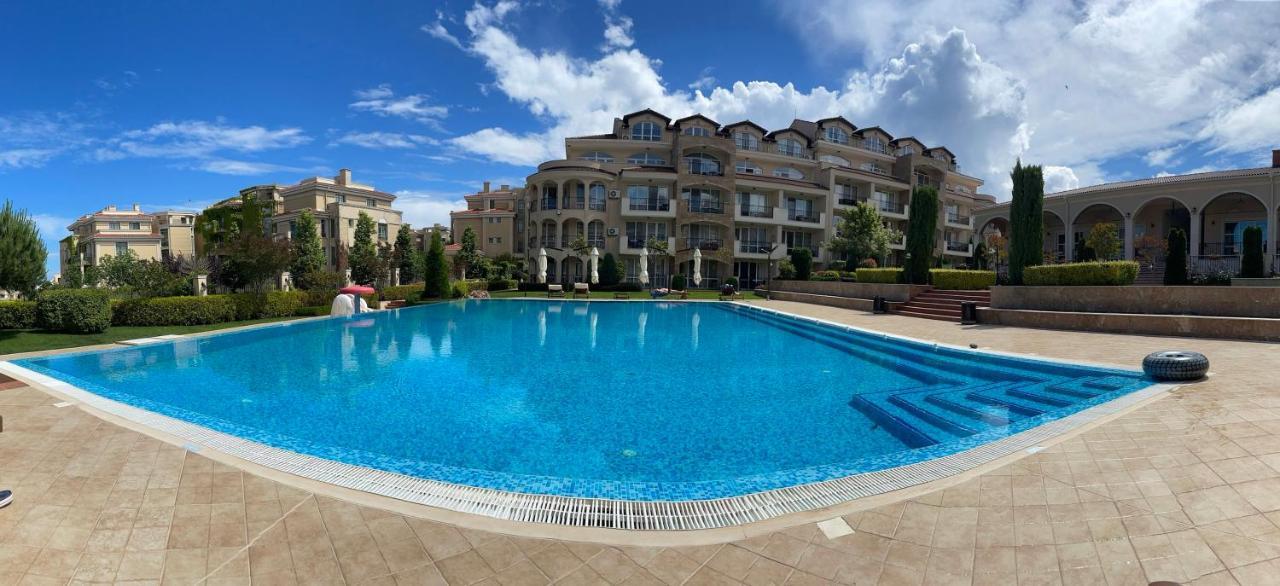 Provence Deluxe Apartment In Atia Resort Chernomorets Esterno foto
