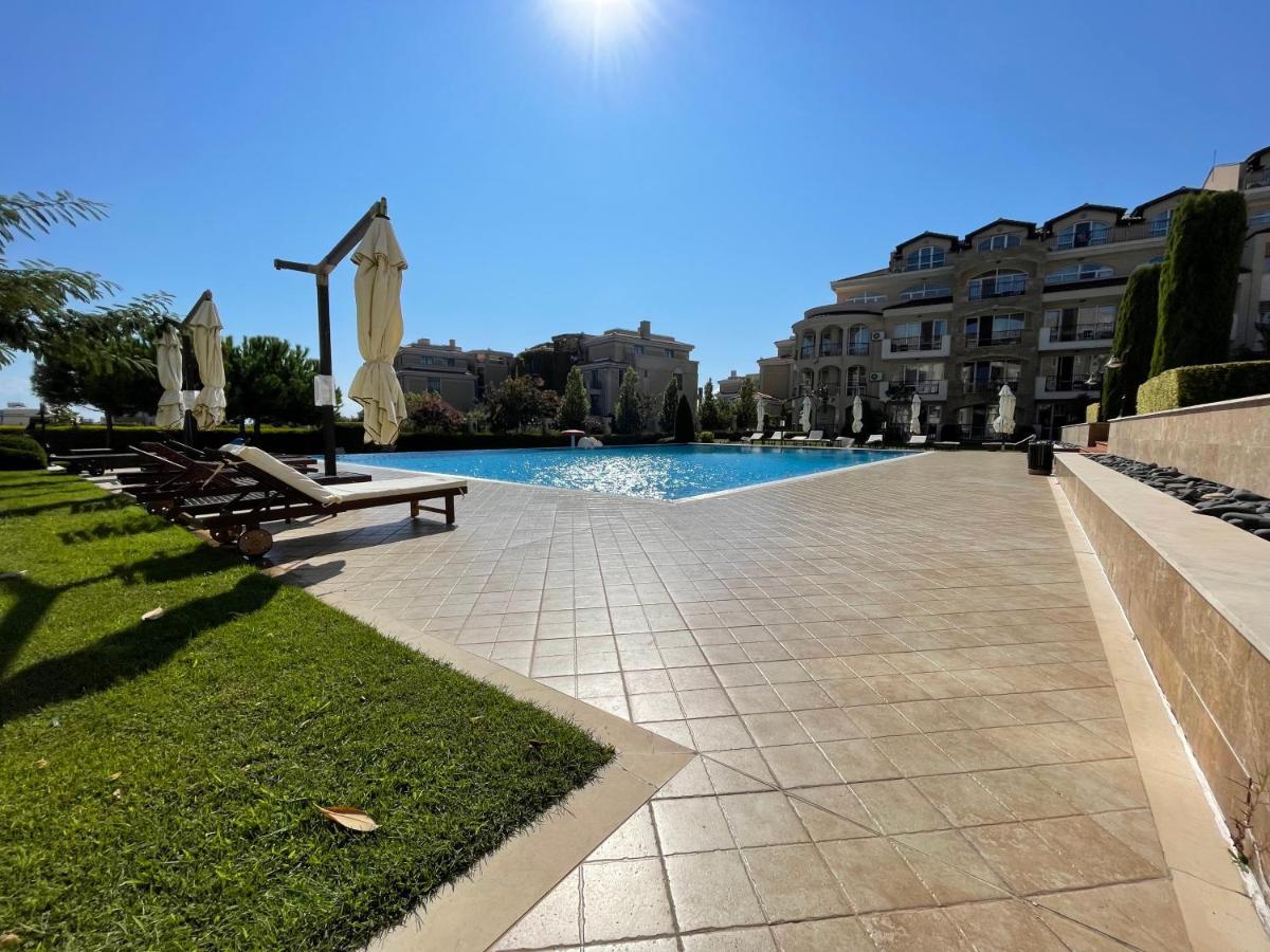 Provence Deluxe Apartment In Atia Resort Chernomorets Esterno foto